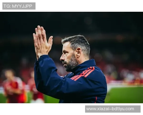 解雇主帅只是表象曼联球迷深知球队问题根源复杂多样